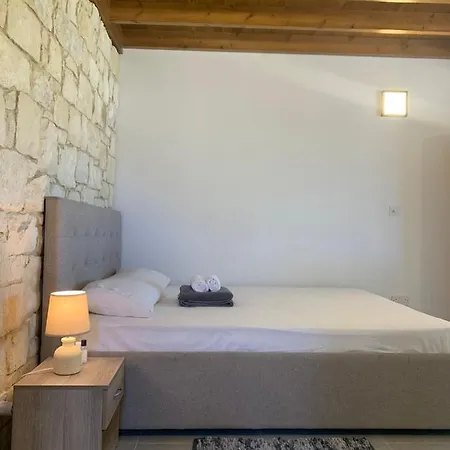 Cosmema Stone House With Amazing Mountain View Apartment Stroumbi Exterior photo