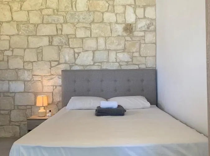 Cosmema Stone House With Amazing Mountain View